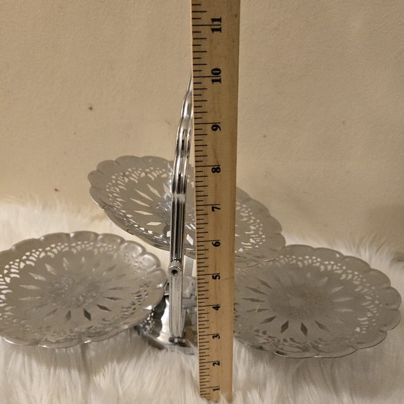 Vintage 3 Tray Tiered Folding Hors d'oeuvres & Deserts Silver Tone Stand - Picture 7 of 11